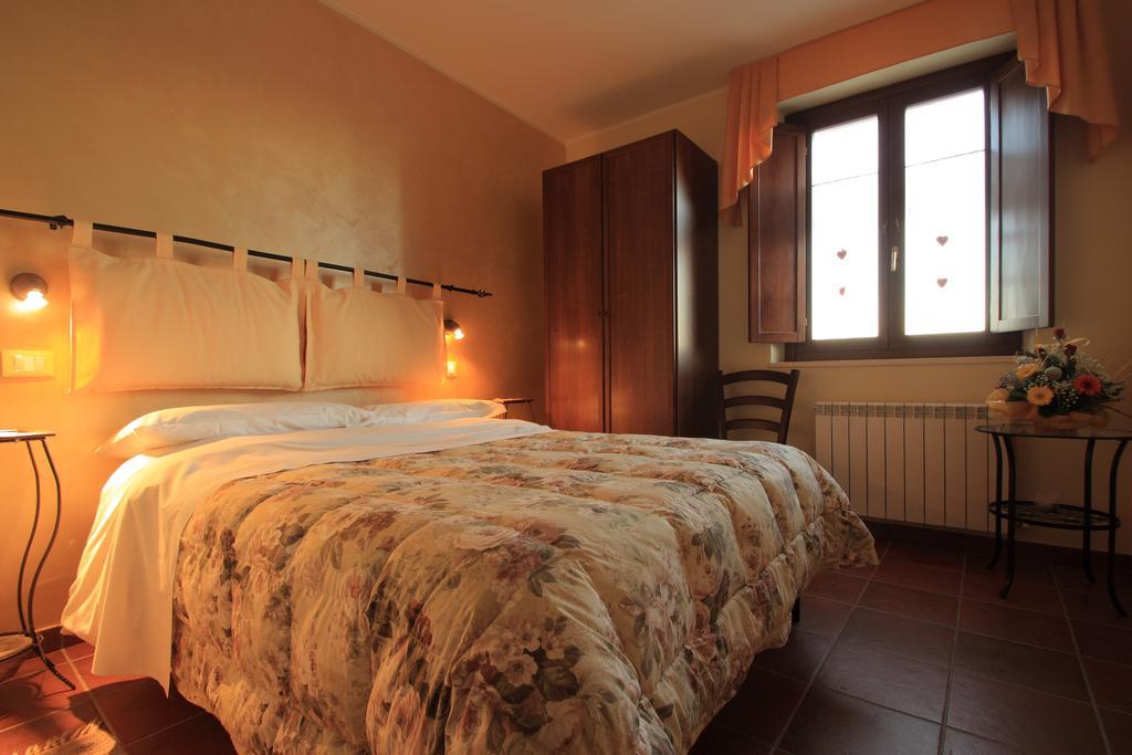 Hotel La Candeletta Santo Stefano Di Sessanio Habitación foto