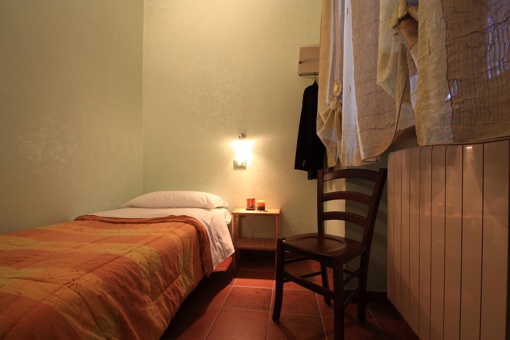 Hotel La Candeletta Santo Stefano Di Sessanio Habitación foto