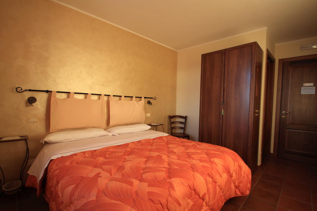 Hotel La Candeletta Santo Stefano Di Sessanio Habitación foto